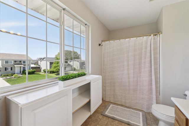 5809 NW 92nd Court, Johnston, IA 50131