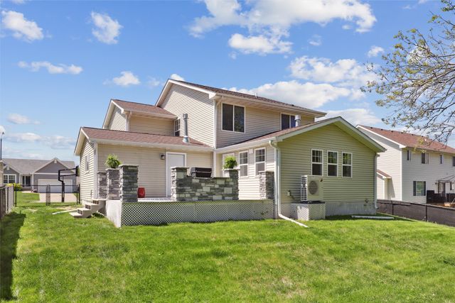 5809 NW 92nd Court, Johnston, IA 50131