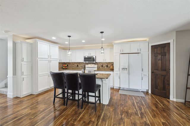 5809 NW 92nd Court, Johnston, IA 50131