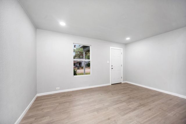 811 Ogden Street 813, Jasper, TX 75951