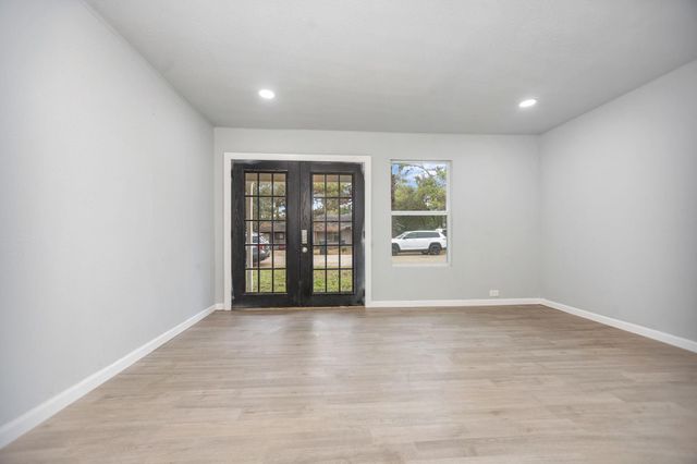 811 Ogden Street 813, Jasper, TX 75951