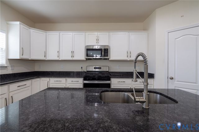 8995 Ringview Dr, Mechanicsville, VA 23116