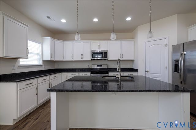 8995 Ringview Dr, Mechanicsville, VA 23116