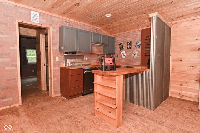 4843 Cunot Cataract Road, Poland, IN 47868