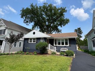 5317 Benton Avenue, Downers Grove, IL 60515