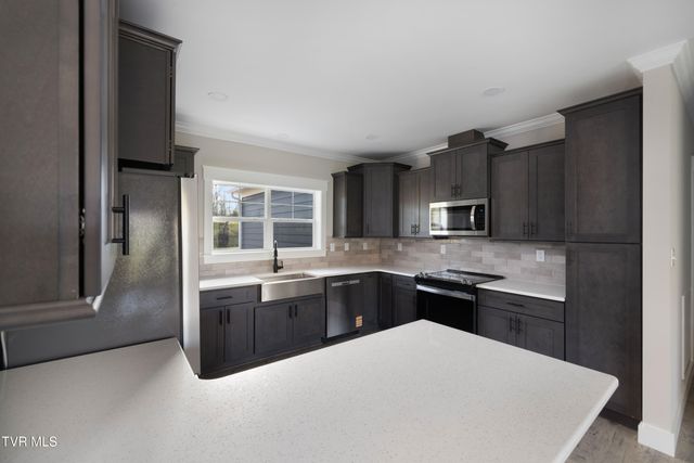 314 Old White Top Road, Bluff City, TN 37618