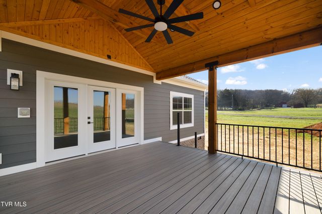 314 Old White Top Road, Bluff City, TN 37618