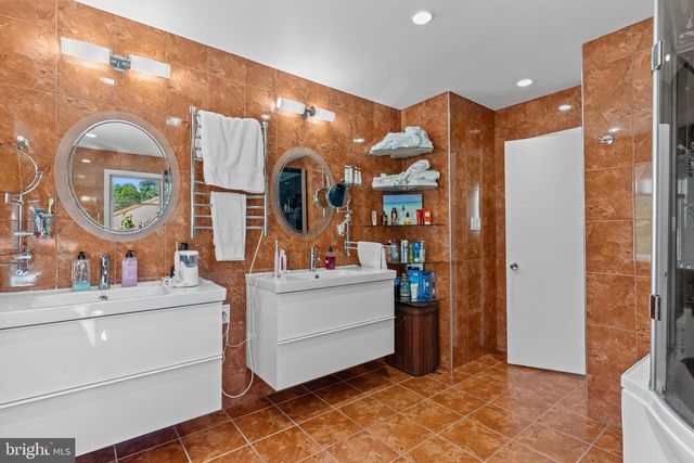 3 EASTWOOD CT, Voorhees, NJ 08043