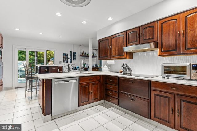 3 EASTWOOD CT, Voorhees, NJ 08043