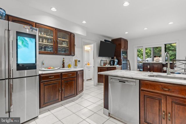 3 EASTWOOD CT, Voorhees, NJ 08043