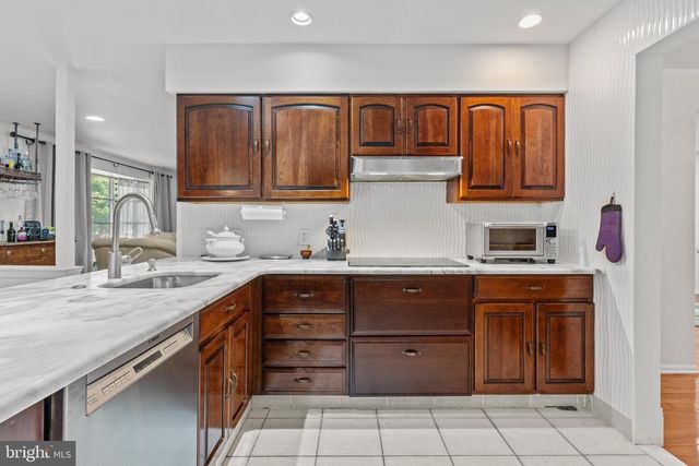 3 EASTWOOD CT, Voorhees, NJ 08043