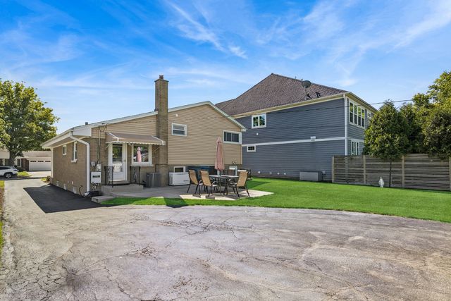 780 S Mitchell Avenue, Elmhurst, IL 60126