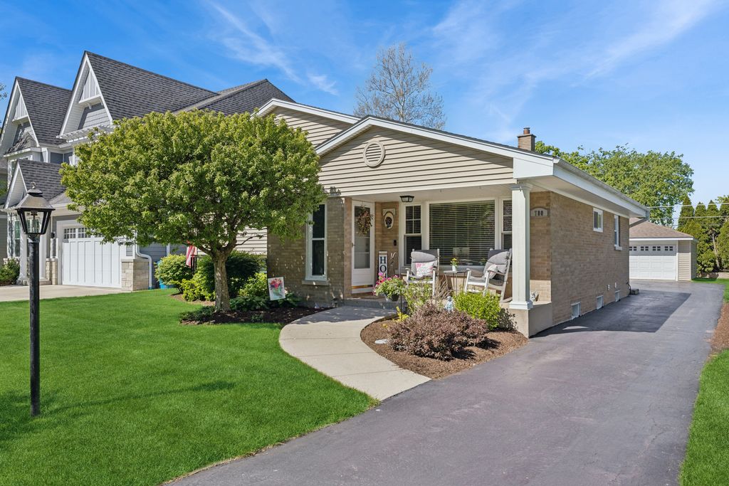 780 S Mitchell Avenue, Elmhurst, IL 60126