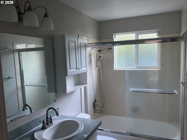 3960 VIRGINIA Ave, Springfield, OR 97478