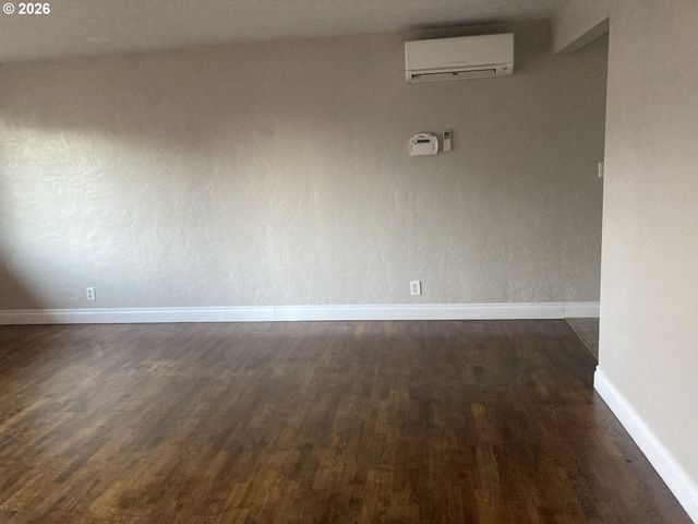 3960 VIRGINIA Ave, Springfield, OR 97478