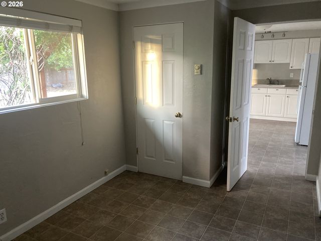 3960 VIRGINIA Ave, Springfield, OR 97478