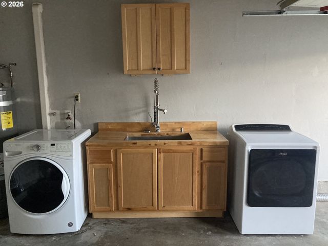 3960 VIRGINIA Ave, Springfield, OR 97478