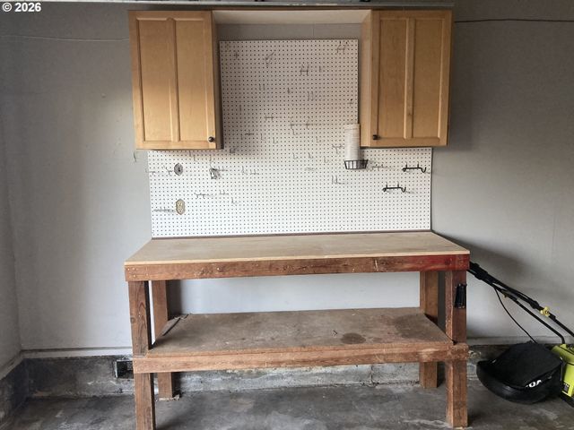 3960 VIRGINIA Ave, Springfield, OR 97478