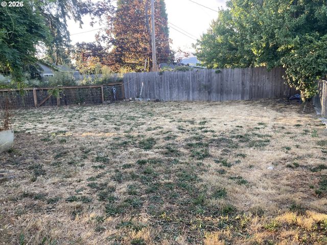 3960 VIRGINIA Ave, Springfield, OR 97478