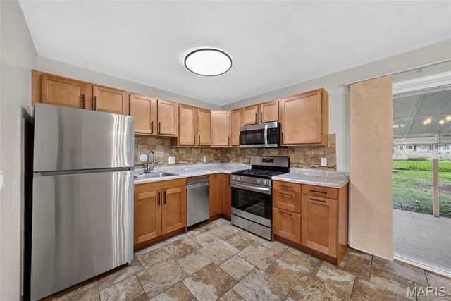 277 Dashwood Drive, Ferguson, MO 63135