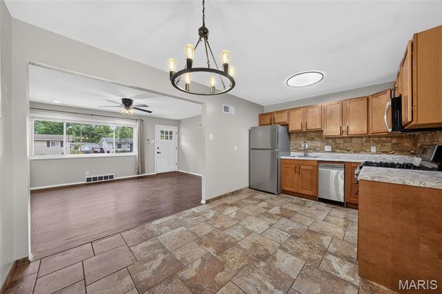 277 Dashwood Drive, Ferguson, MO 63135