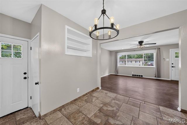 277 Dashwood Drive, Ferguson, MO 63135