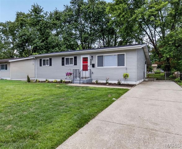 277 Dashwood Drive, Ferguson, MO 63135
