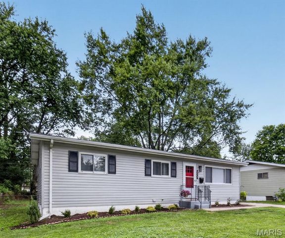277 Dashwood Drive, Ferguson, MO 63135