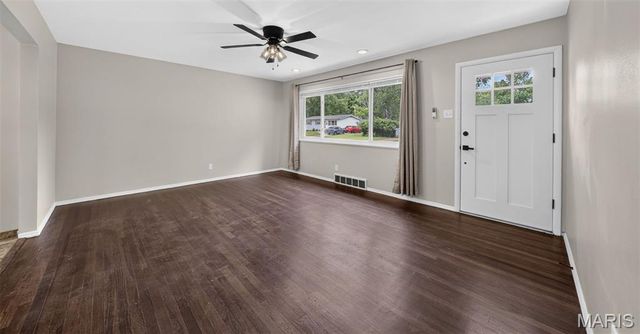 277 Dashwood Drive, Ferguson, MO 63135