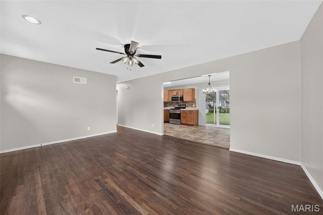 277 Dashwood Drive, Ferguson, MO 63135