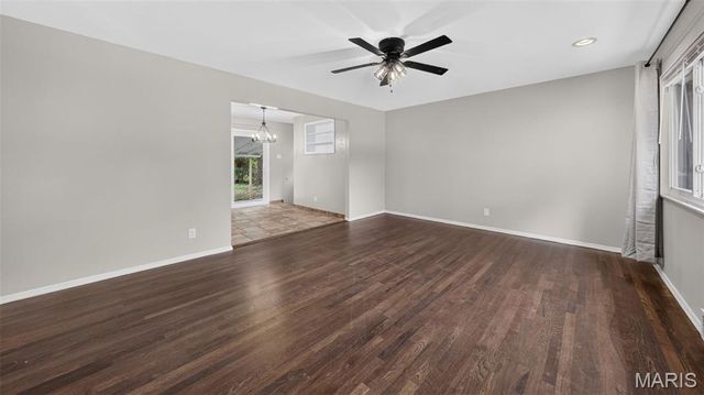 277 Dashwood Drive, Ferguson, MO 63135