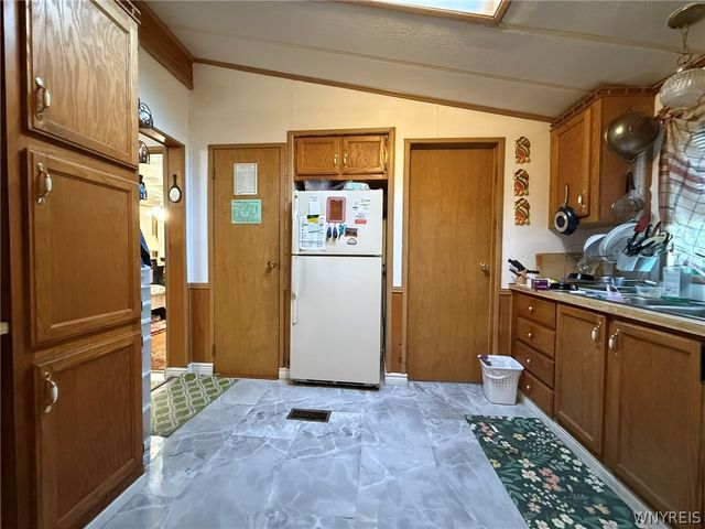 455 Chestnut Drive, Lockport Town, NY 14094