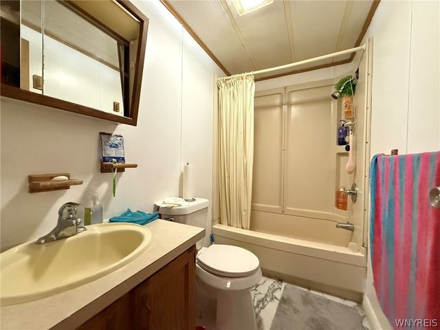 455 Chestnut Drive, Lockport Town, NY 14094