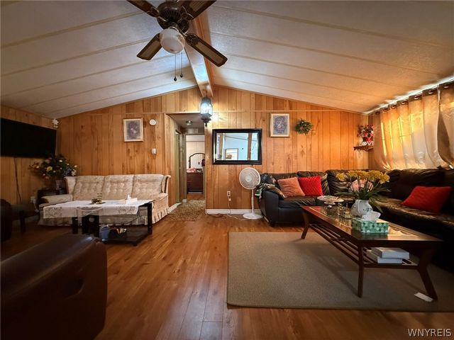 455 Chestnut Drive, Lockport Town, NY 14094