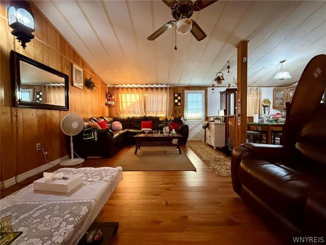 455 Chestnut Drive, Lockport Town, NY 14094