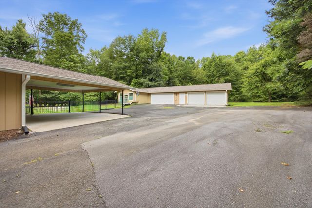 223 Forrestway Drive, Lafayette, GA 30728