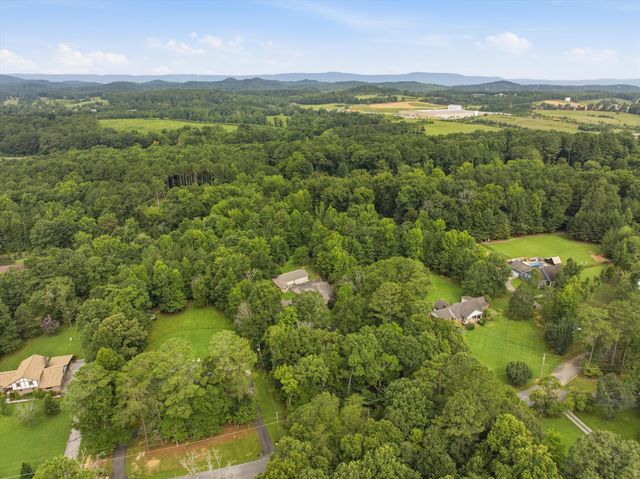 223 Forrestway Drive, Lafayette, GA 30728