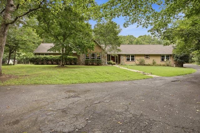 223 Forrestway Drive, Lafayette, GA 30728