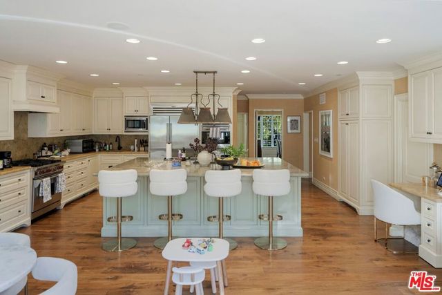 717 N Alpine Drive, Beverly Hills, CA 90210