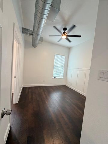 202 N York Street, Houston, TX 77003