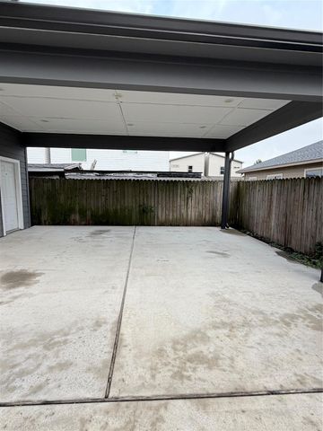 202 N York Street, Houston, TX 77003