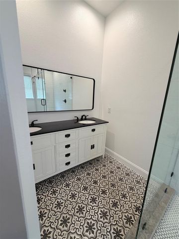 202 N York Street, Houston, TX 77003