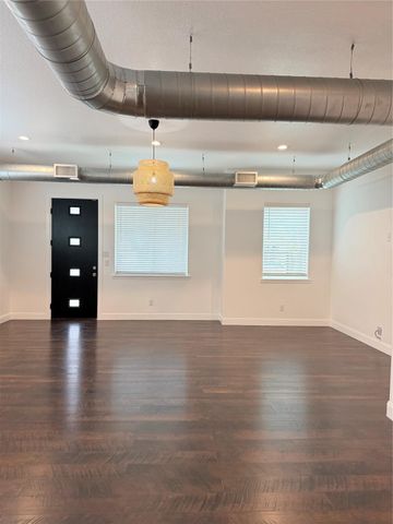 202 N York Street, Houston, TX 77003