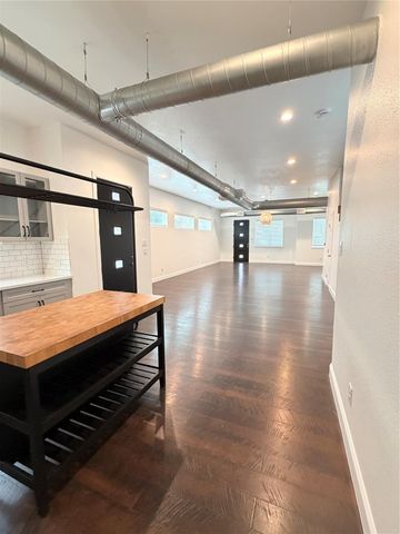 202 N York Street, Houston, TX 77003