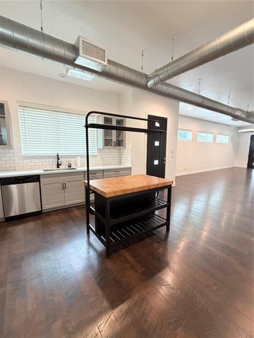 202 N York Street, Houston, TX 77003