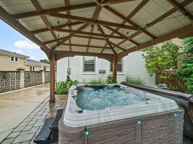 1508 Potter Road, Park Ridge, IL 60068
