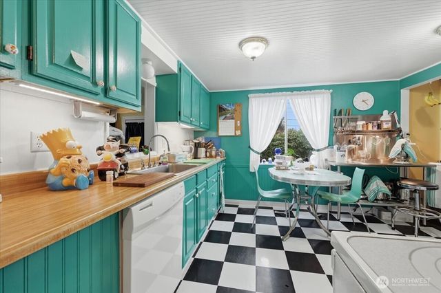 8904 220th Street SW, Edmonds, WA 98026