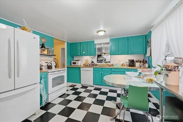 8904 220th Street SW, Edmonds, WA 98026