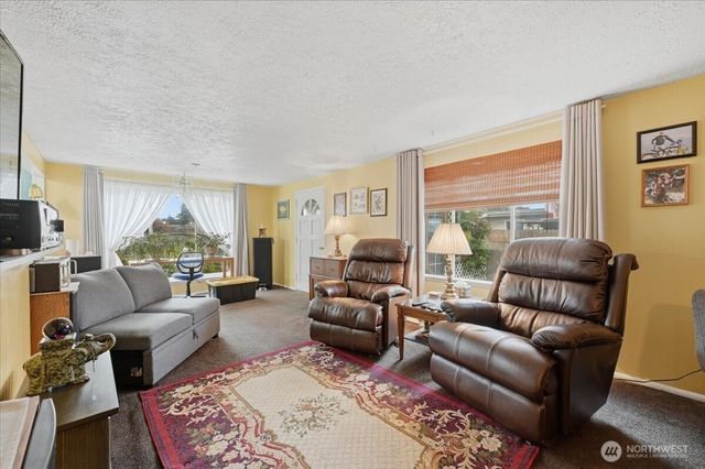 8904 220th Street SW, Edmonds, WA 98026