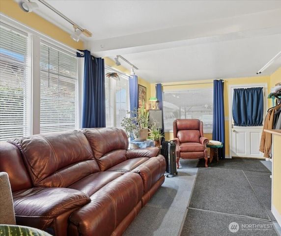 8904 220th Street SW, Edmonds, WA 98026